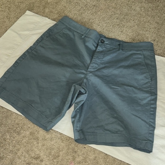 Gently use men’s shorts size 36 smoke-free home - Picture 4 of 6